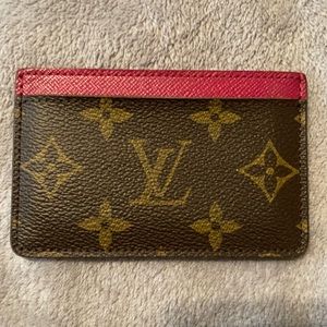 LV card wallet great conditions no scratches